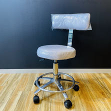 【アウトレット】背もたれ付DXスツールII