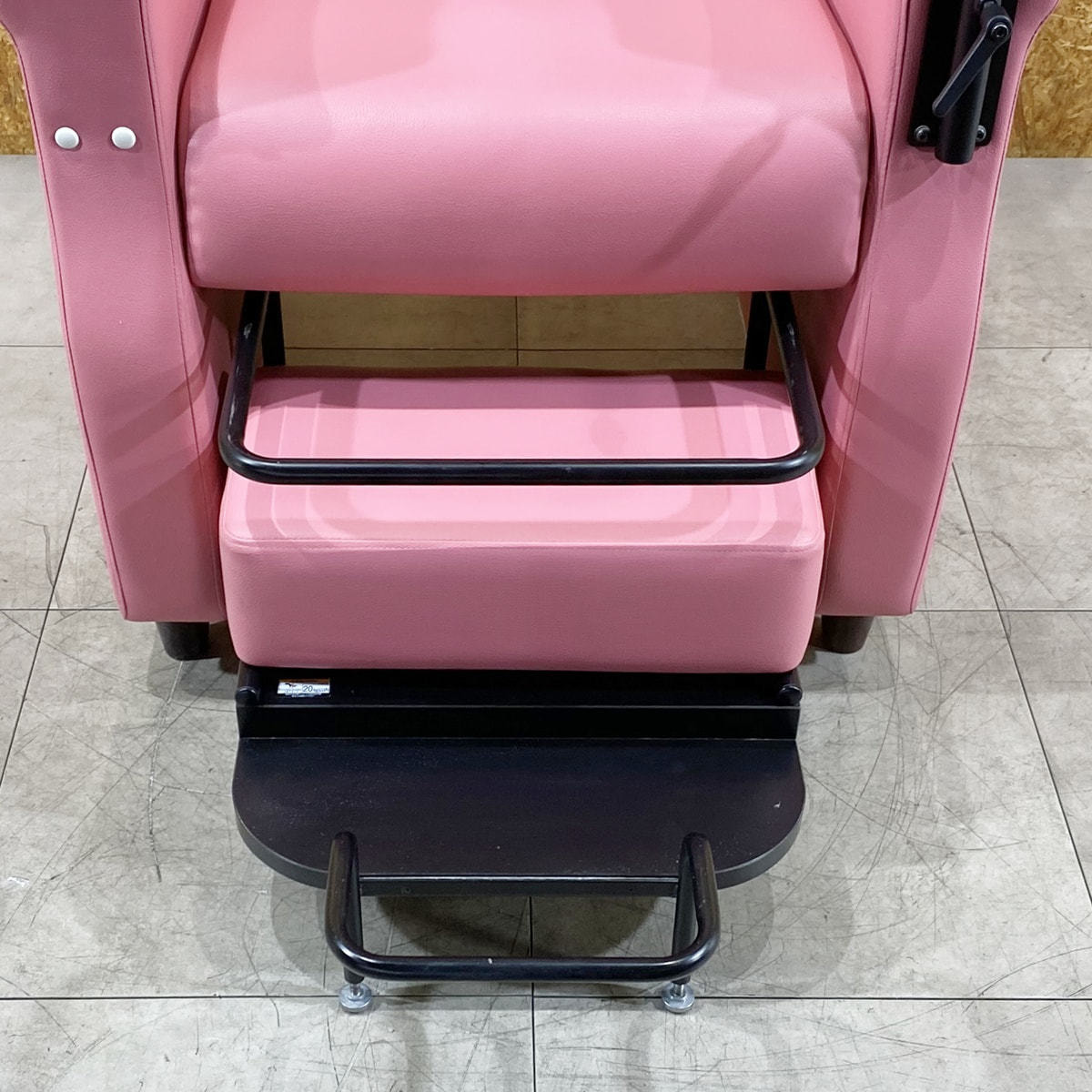 中古】タカラベルモント ネイルチェア 『REINE II Cil（レーヌ2 シル