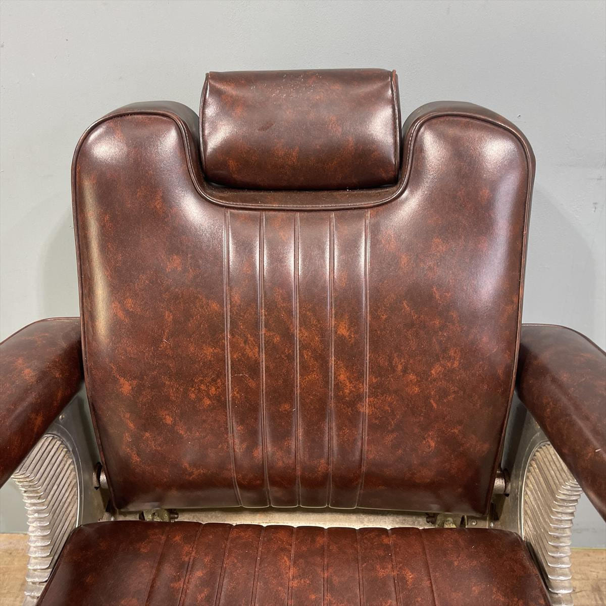 昭和レトロバーバーチェア KURASAWA 昭和レトロ バーバーチェア（理容椅子）の卸・通販