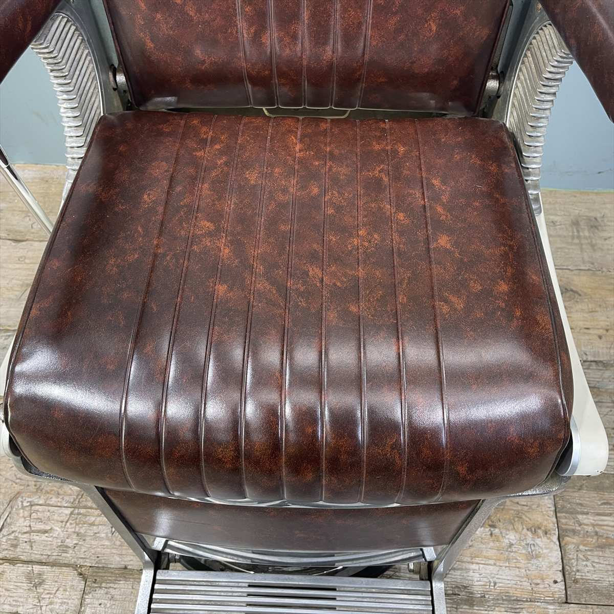 タカラベルモント 昭和レトロ バーバーチェア（理容椅子）の卸・通販