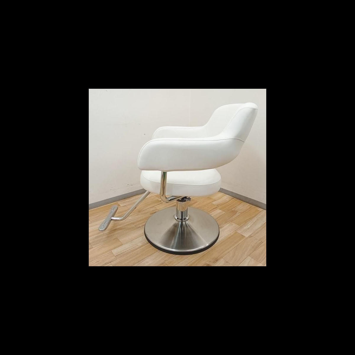 タカラベルモント Minamo ミナモ ホワイト 純正レザー 丸ベースの卸