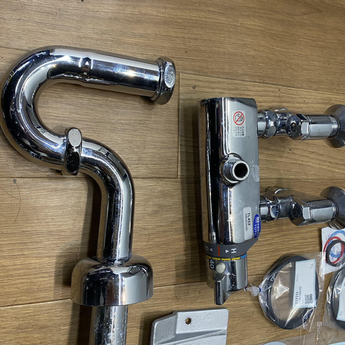 シャンプーボールTOTO S305 サーモタイプ金具一式 の卸・通販