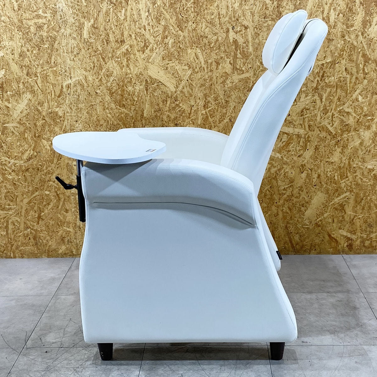 中古】タカラベルモント ネイルチェア 『REINE II Cil（レーヌ2 シル