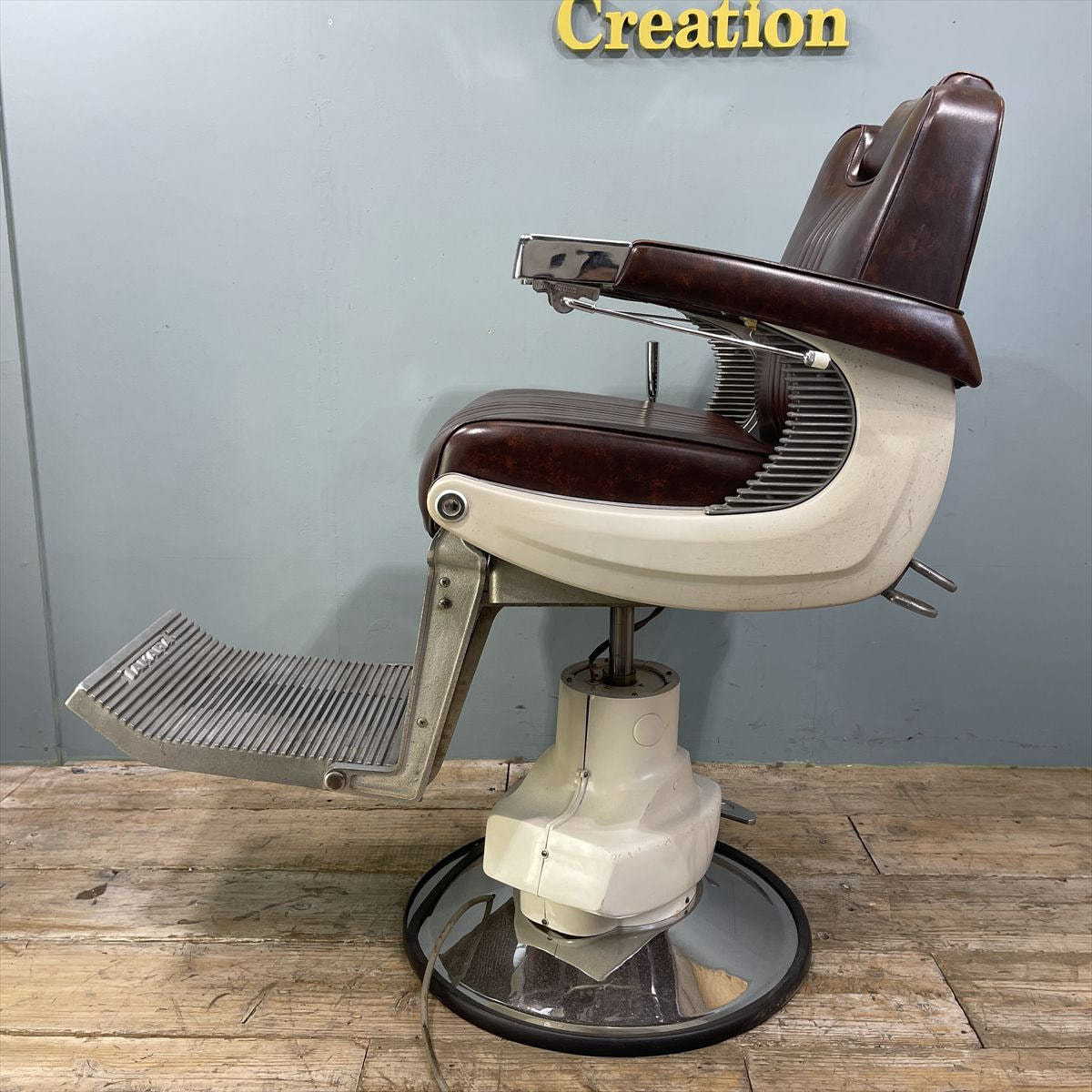 期間限定大幅値下げ✰ヴィンテージバーバーチェア　アンティーク　レトロ　美容院椅子 Amazon.co.jp: OmySalon ヴィンテージ バーバー チェア 万能 高