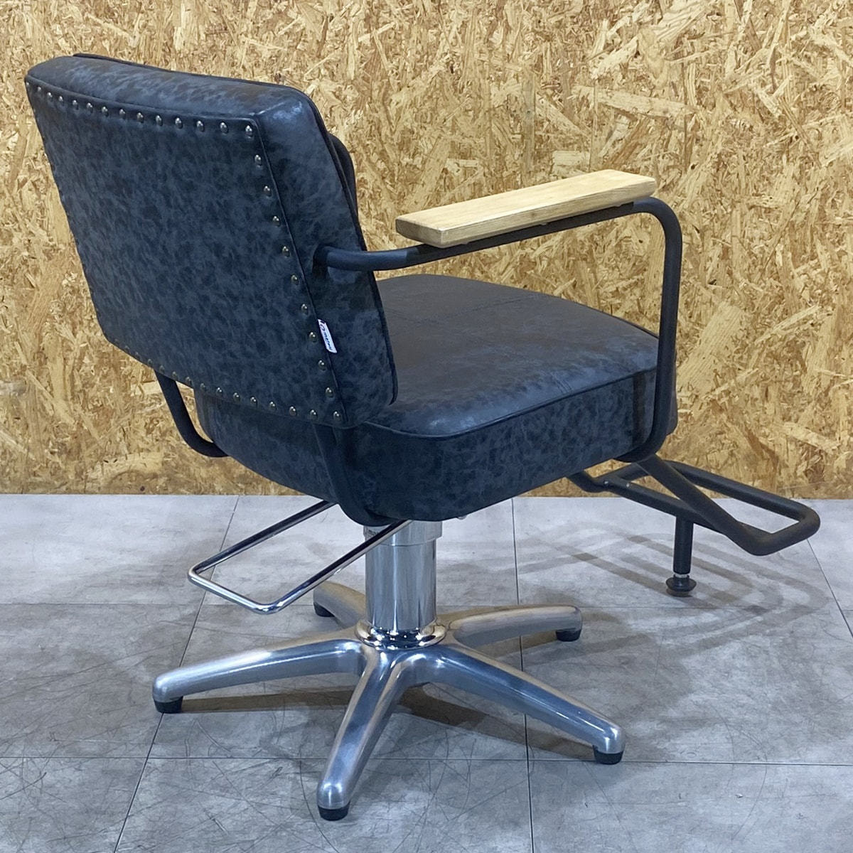 中古】マテリ スタイリングチェア『ハーネスコードⅡ』ブラックの卸