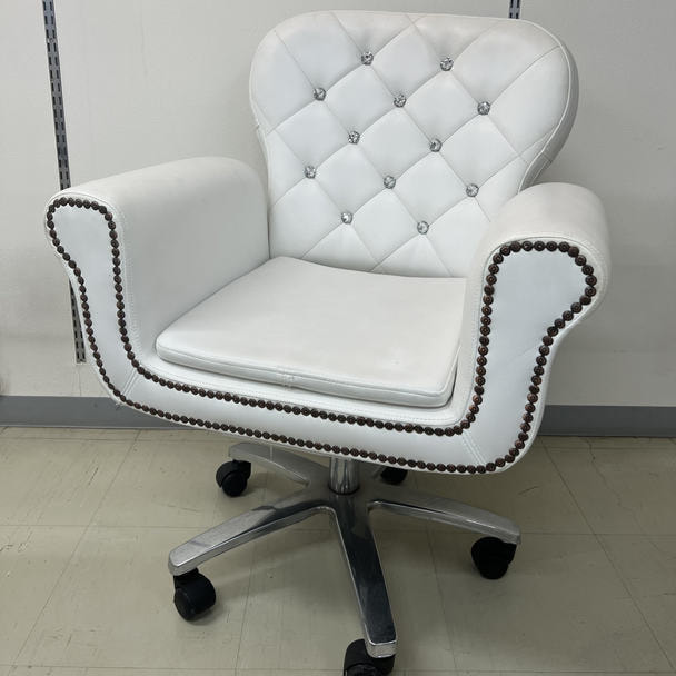 アウトレット_ラグジュアリーネイルチェアの卸・通販 | ビューティガレージ 