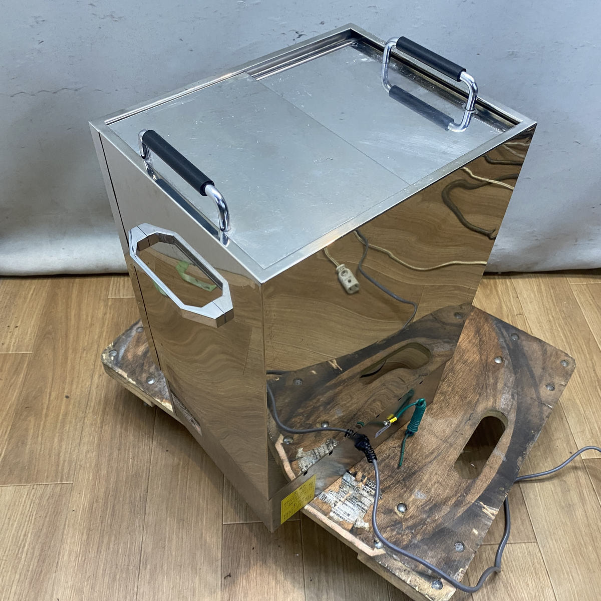 タオル蒸し器(ニチバン工業製の卸・通販 | ビューティガレージ