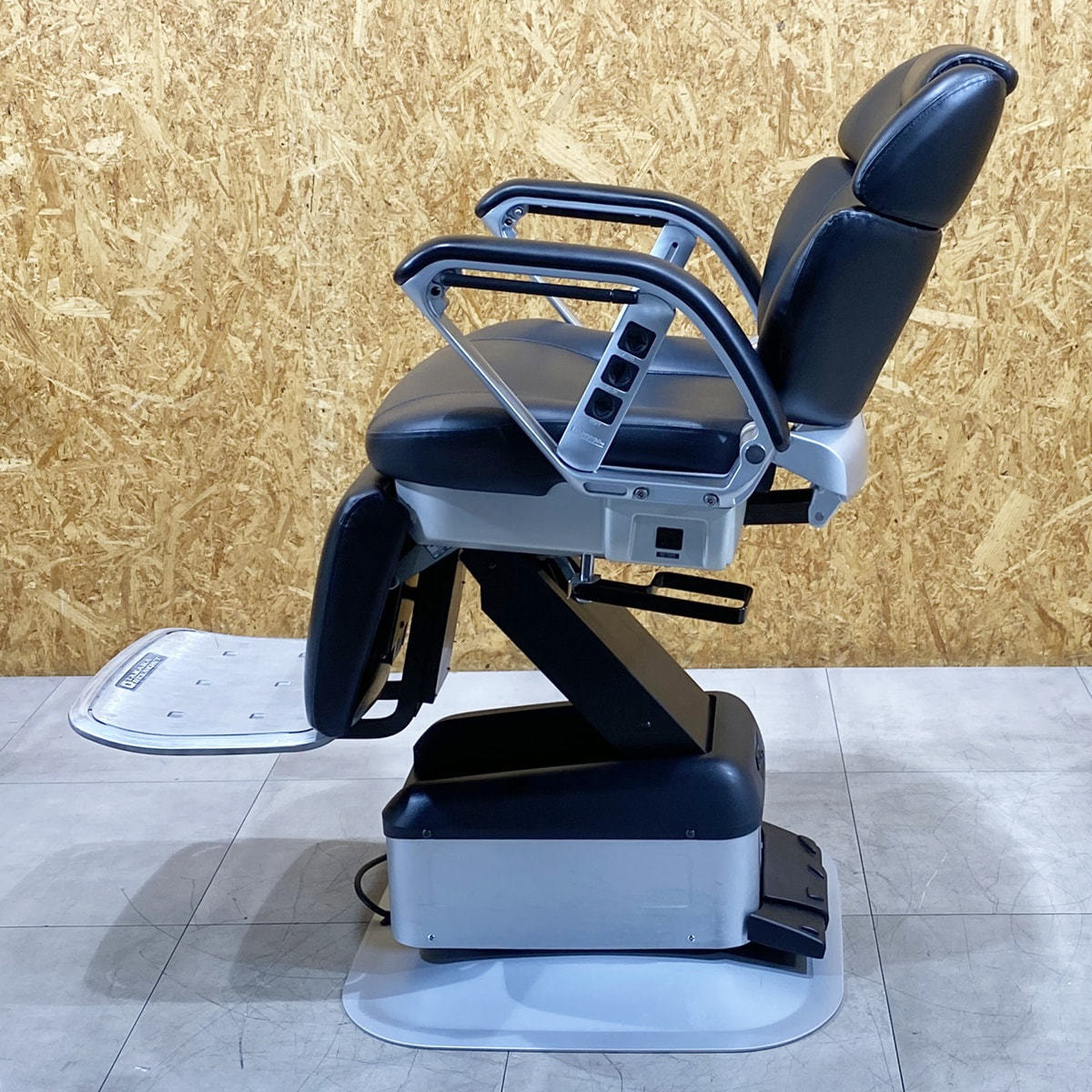 中古】タカラベルモント 理容椅子 『BB-SPSR』ブラックの卸・通販