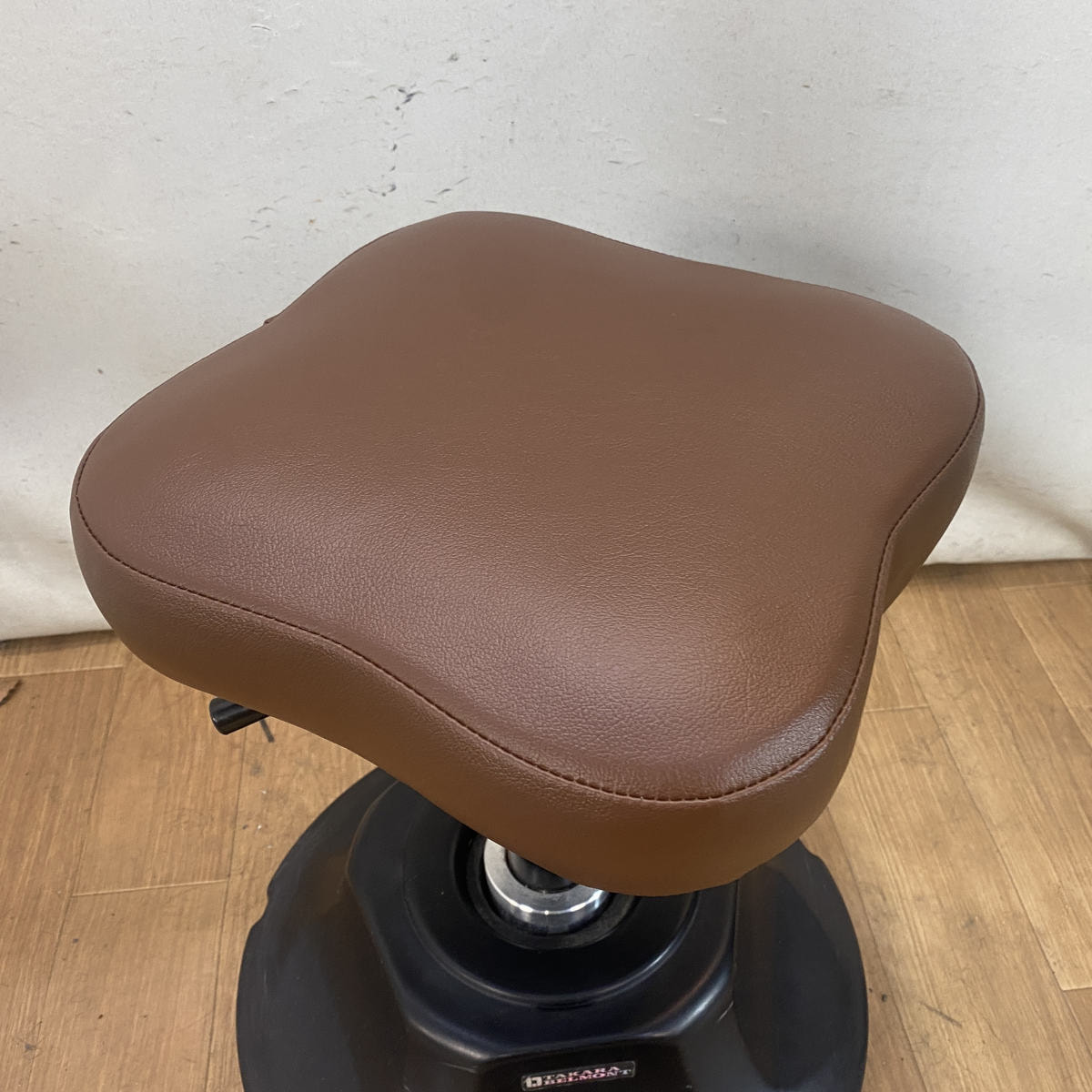 シート張替品）YUME スツール EX-YMST 茶の卸・通販 | ビューティガレージ