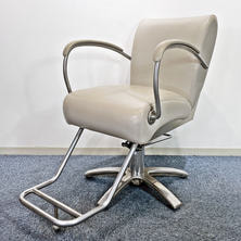 MACCOW（マッコウ）