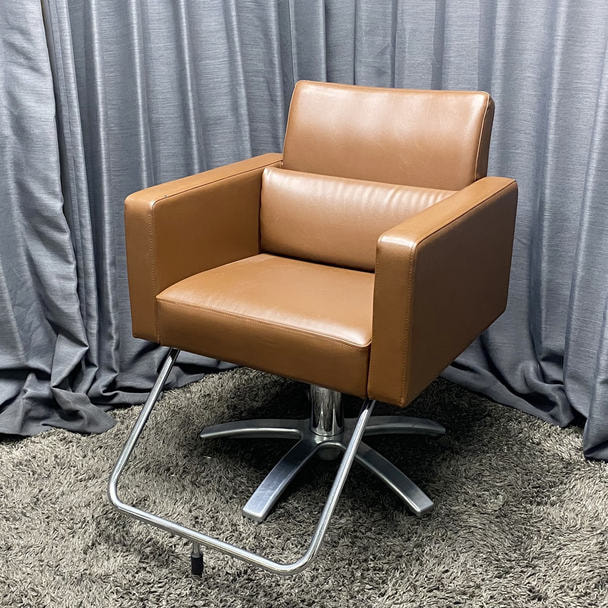 タカラベルモント　セット椅子『LIM chair 03（リムチェア03）/SP-YAE』 1
