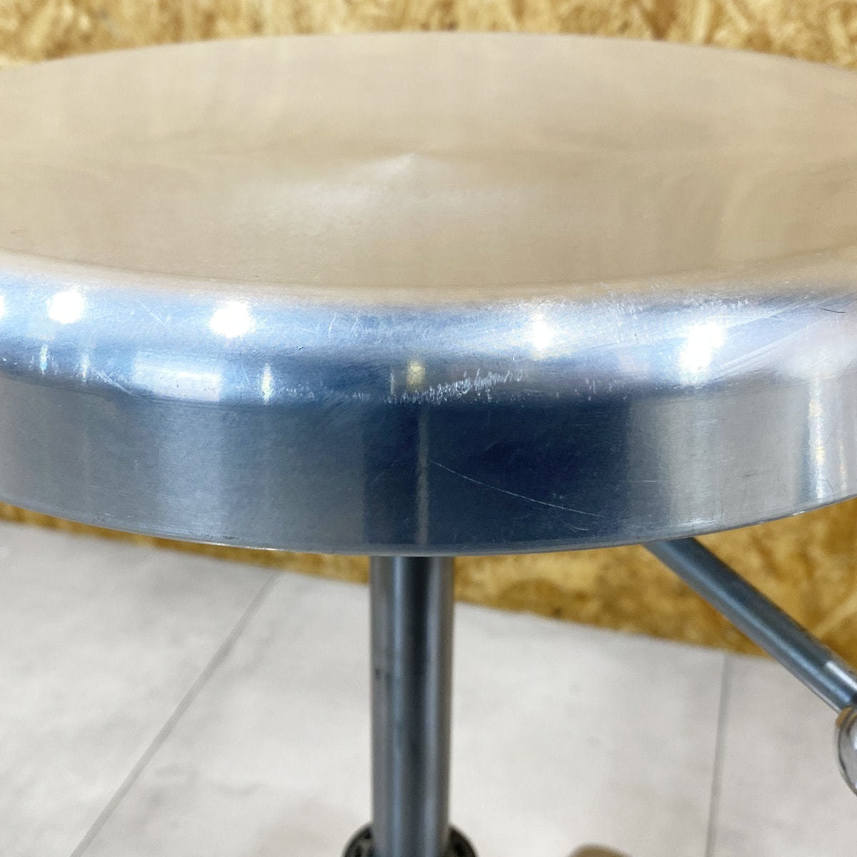 中古】タカラベルモント スツール 『D-STOOL ALUMI（D-スツール アルミ