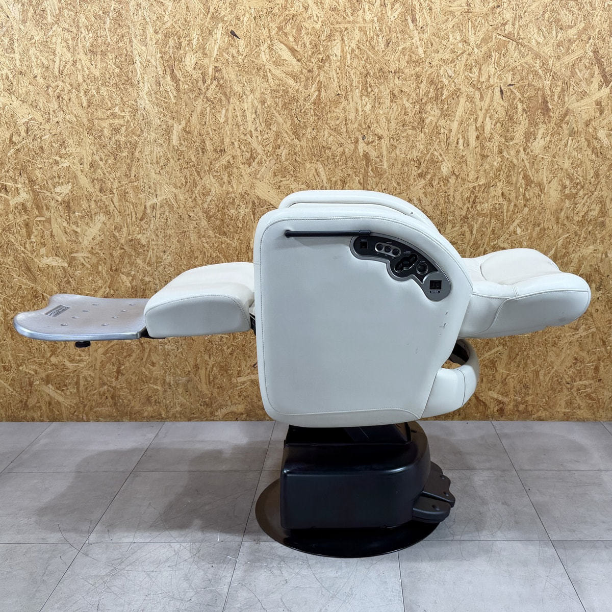 中古】タカラベルモント 理容椅子 『LUAR（ルアール）』理容サロン向け