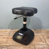 タカラベルモント ESPOIR STOOL （エスポワールスツール）レザーやぶれ