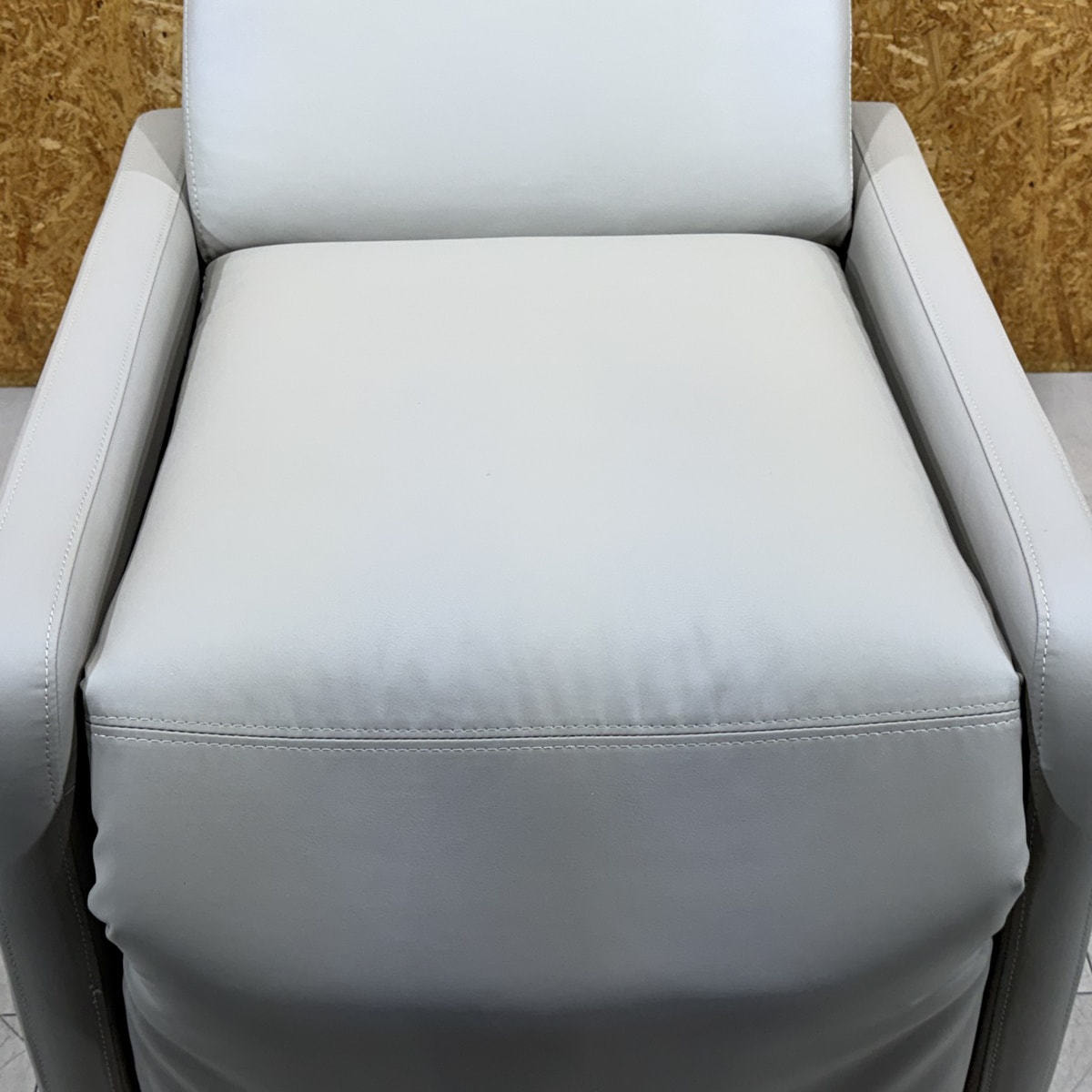 中古】ビューティガレージ 電動リクライニングチェア 『【GANA
