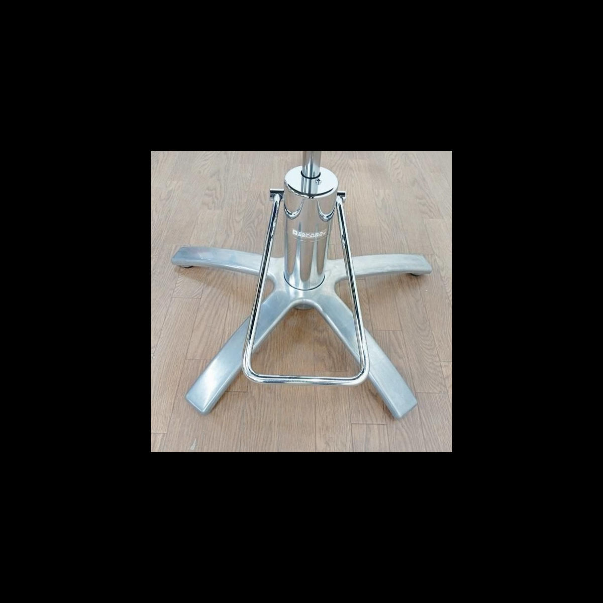 タカラベルモント Nagi ナギ ブラック 新品レザー張替済の卸・通販