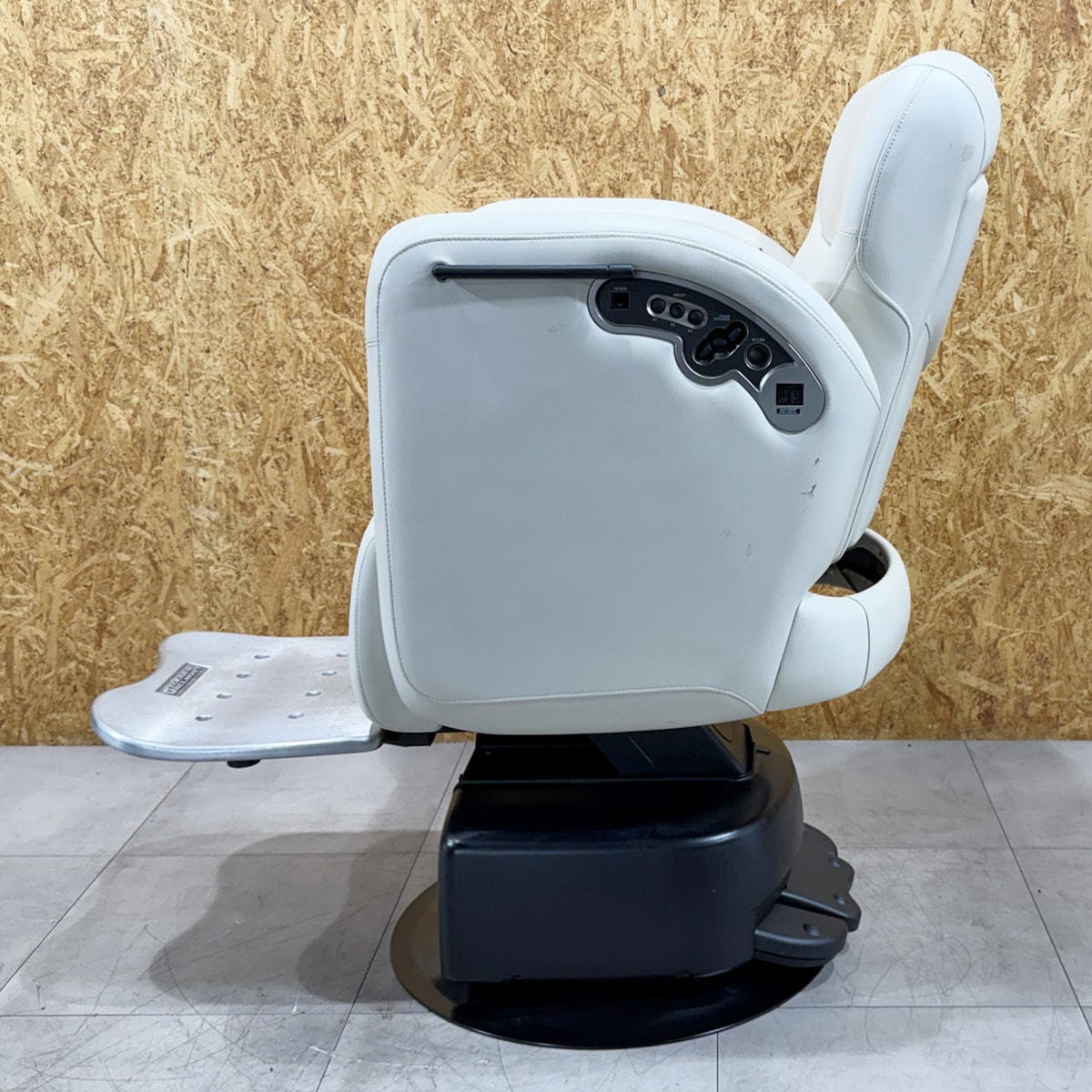 中古】タカラベルモント 理容椅子 『LUAR（ルアール）』理容サロン向け