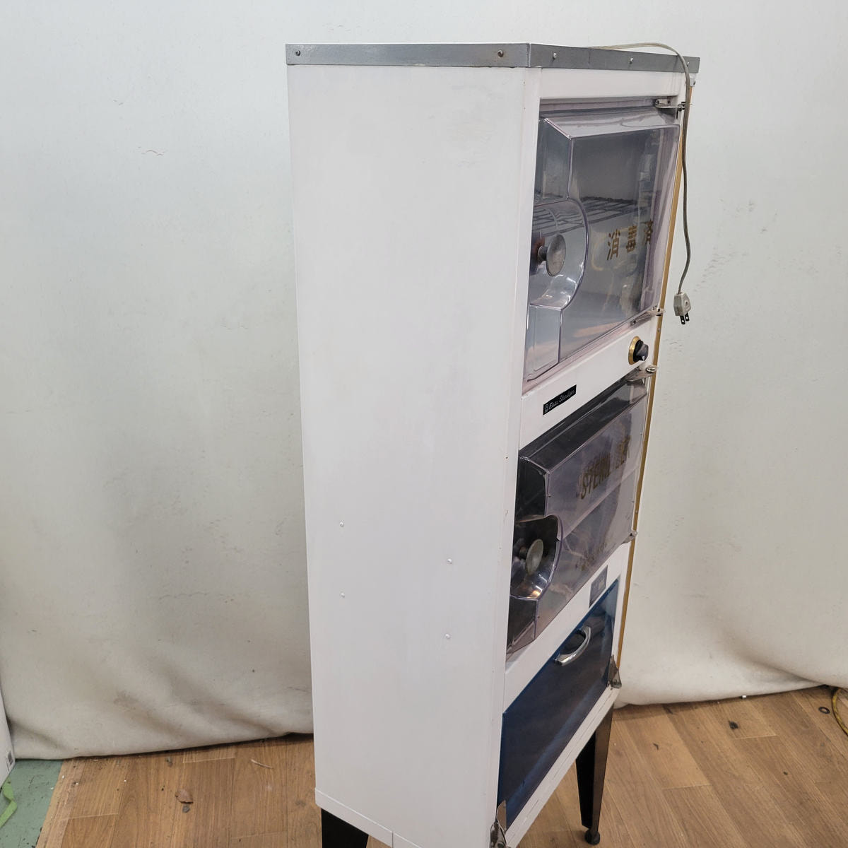 昭和レトロ 3段 消毒器 STERILIZER 理髪店 収納棚 キャビネット レトロ昭和の消毒器 の卸・通販 | ビューティガレージ