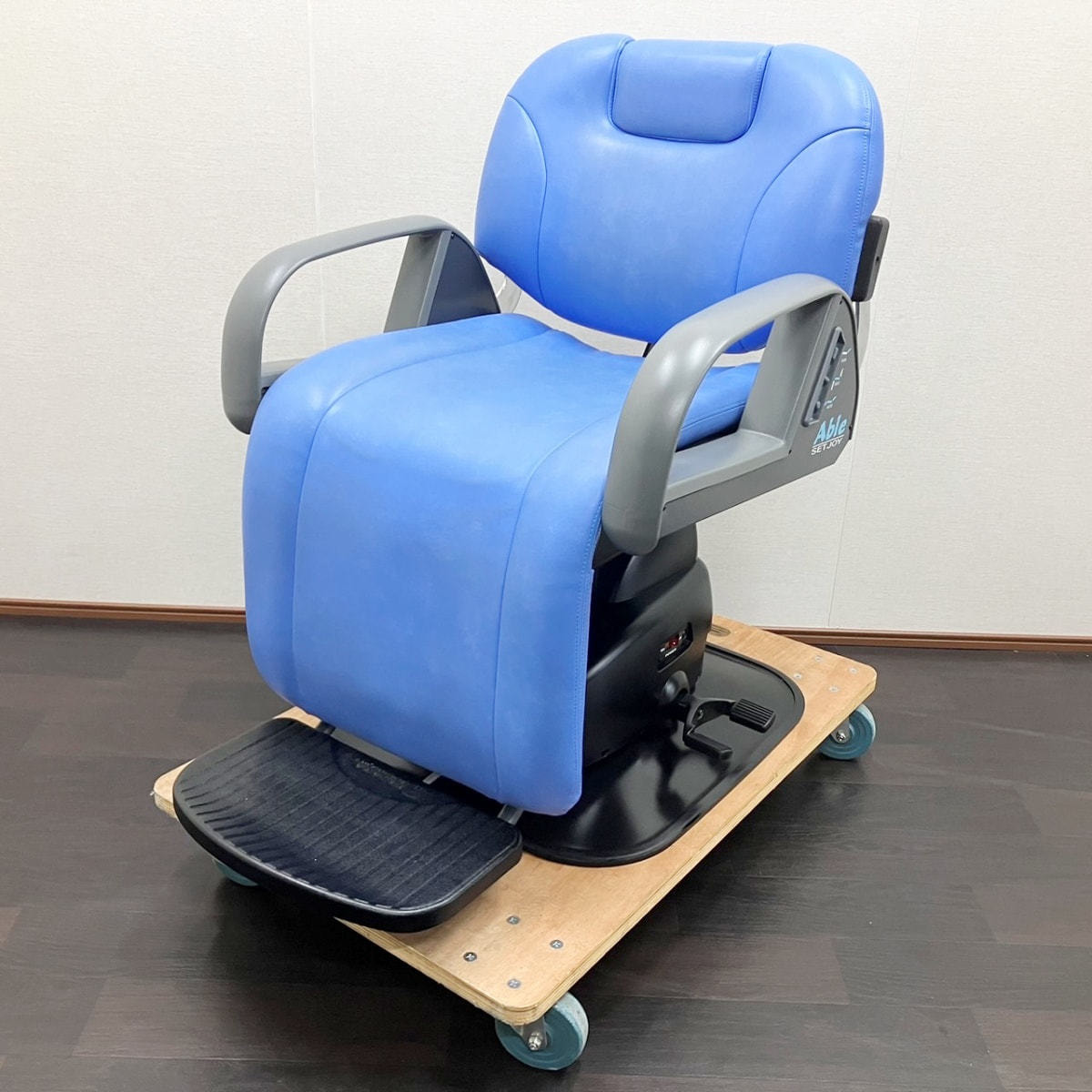 リビキキネット 家具・インテリア バーバーチェア タカラベルモント 57