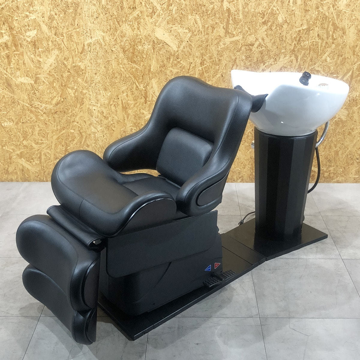 ビューティーガレージ(スパツィオ) シャンプー台、イス